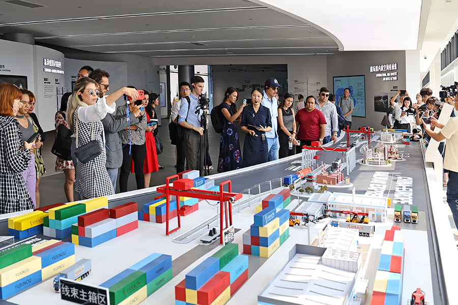 時(shí)政微觀察丨再次考察西部陸海新通道，總書記提出新要求