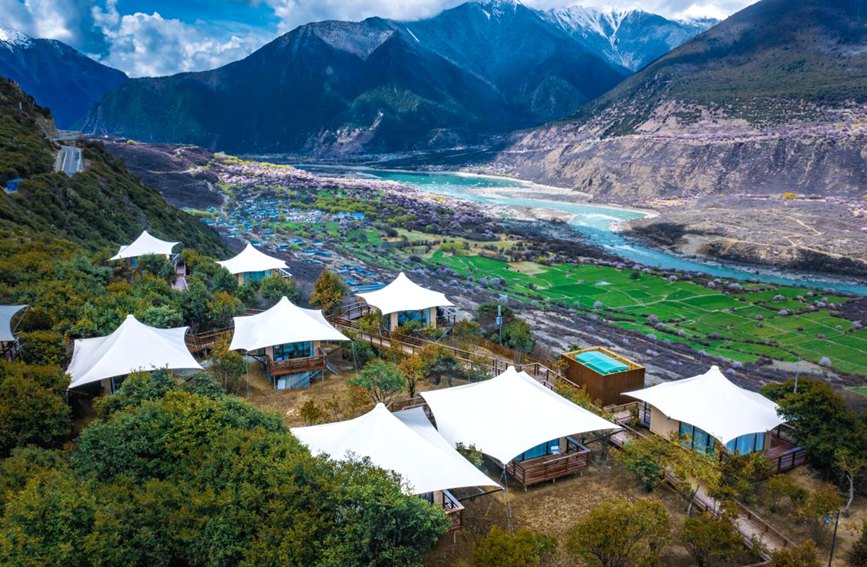 依托桃花資源，打造文旅產(chǎn)業(yè)。 張靜攝