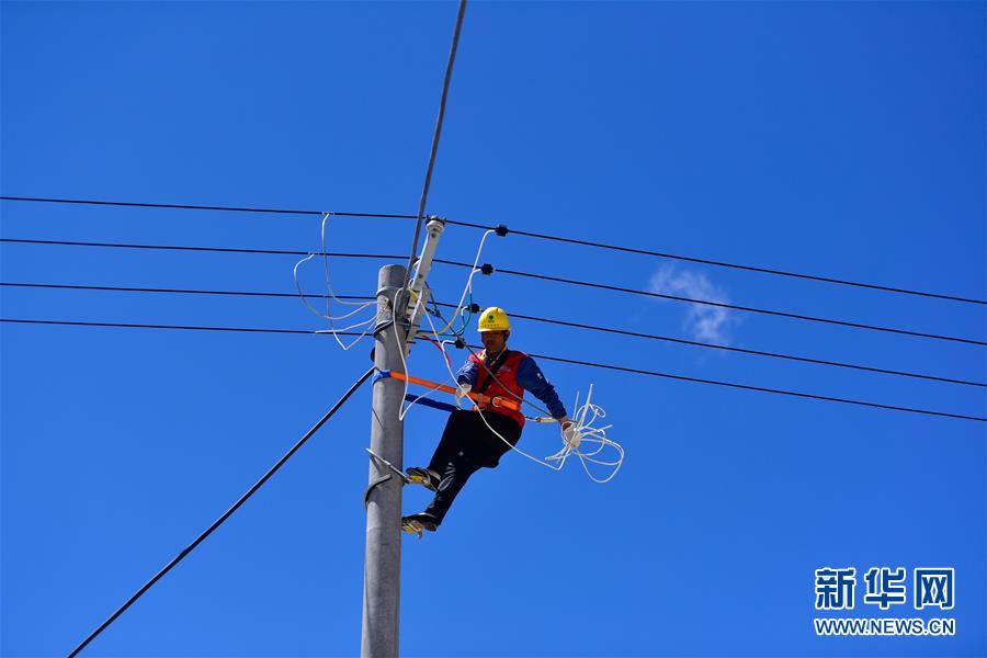 （走向我們的小康生活）（7）青?，敹啵狐S河源的幸福村