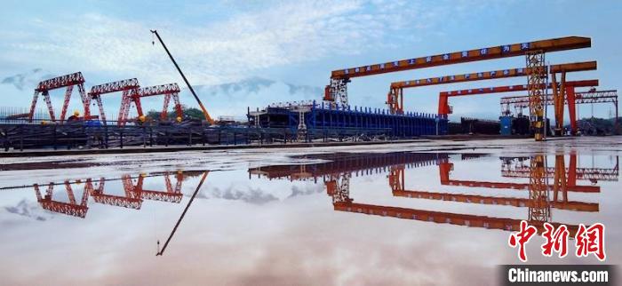 成蘭鐵路高原段T梁發(fā)運全部完成?！≈需F八局 供圖