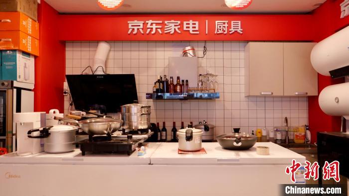 圖為店內部分商品展示?！≈x牧 攝