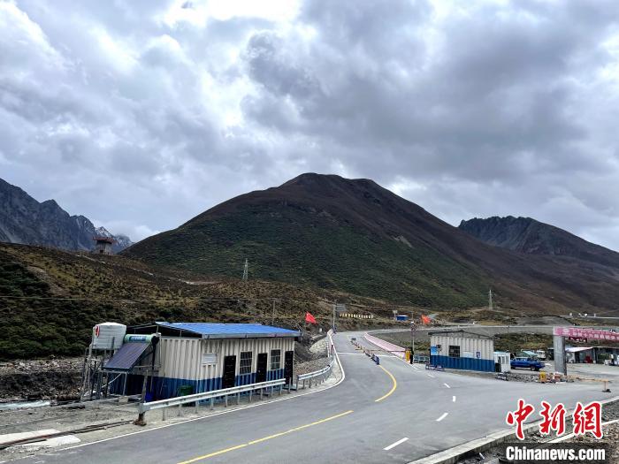 西藏邊境警察：守護(hù)G219！在移動(dòng)方艙的青春堅(jiān)守