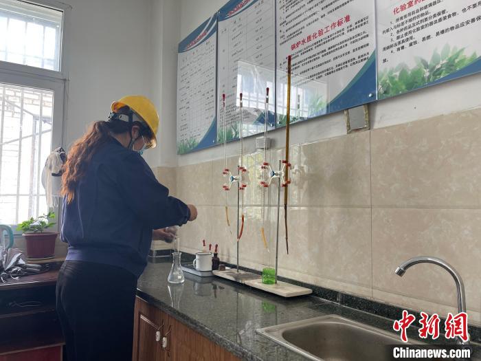 西藏拉薩：“天路格桑花”的退休愿望