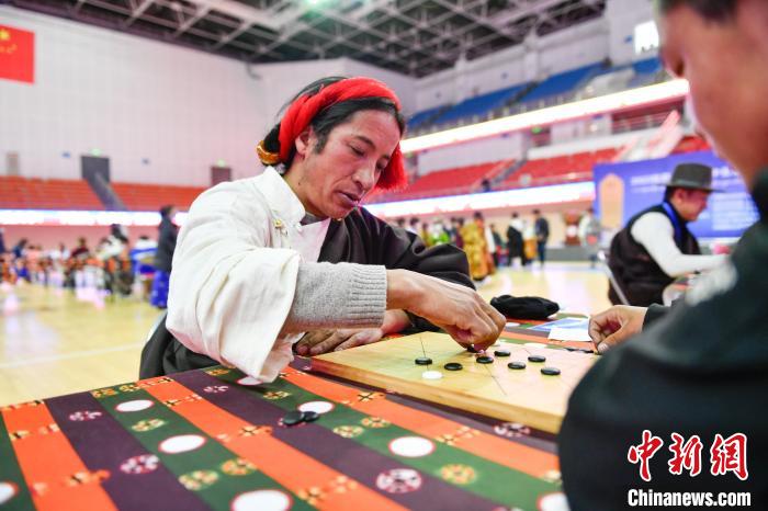 圖為比賽現(xiàn)場?！∝暩聛硭?攝