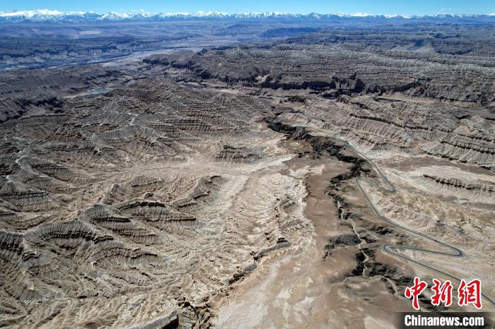 4月5日，西藏阿里札達土林。(無人機照片) 李林 攝
